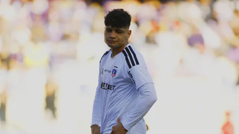 Sigue sin convencer: El nivel de Claudio Aquino todavía no logra encajar en Colo Colo este 2026.