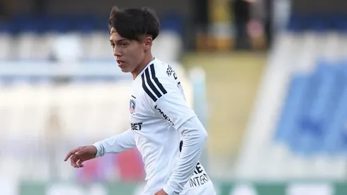 Rodrigo Catalán no puede más de felicidad tras debutar en Colo Colo a sus 16 años.