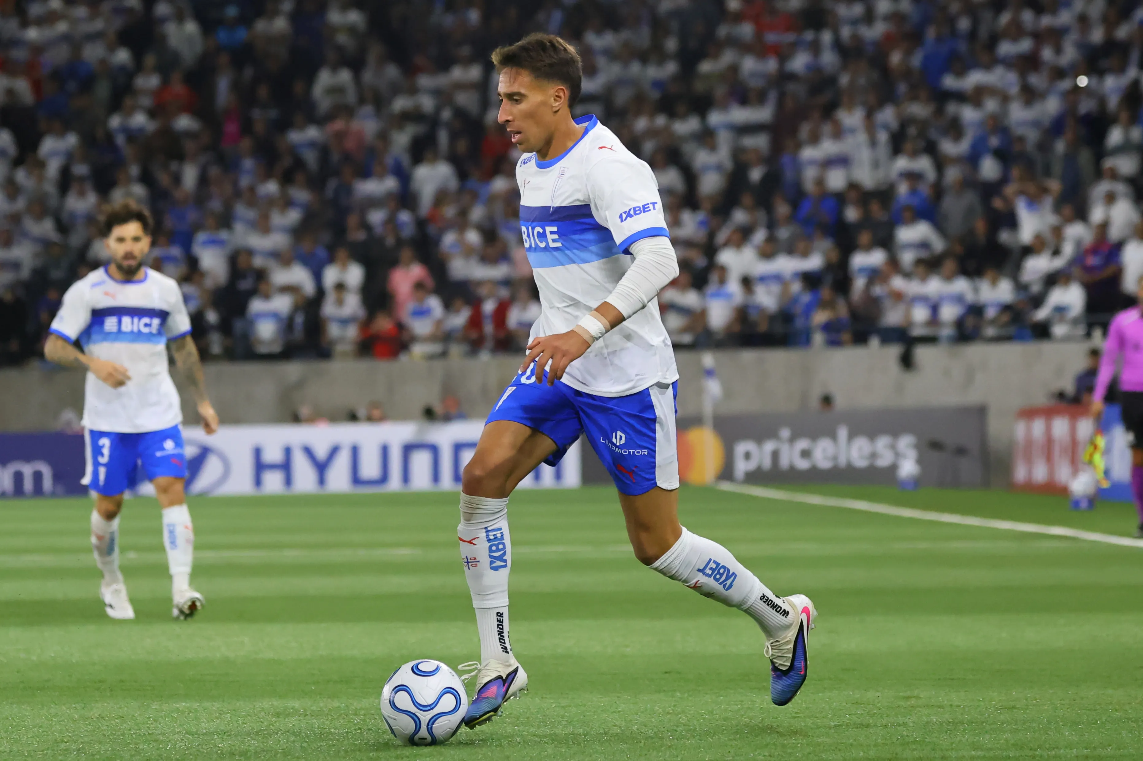 Diego Valencia sufrió grave lesión y será baja en el clásico ante el Cacique. 