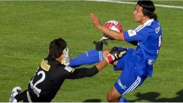 Raúl Olivares terminó el Superclásico con fractura de clavícula.