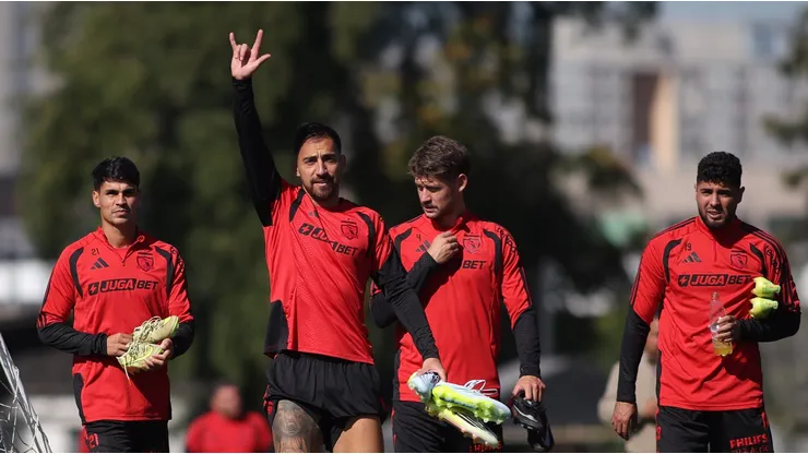 Correa regresa a jugar un partido en Colo Colo con gol en amistoso.