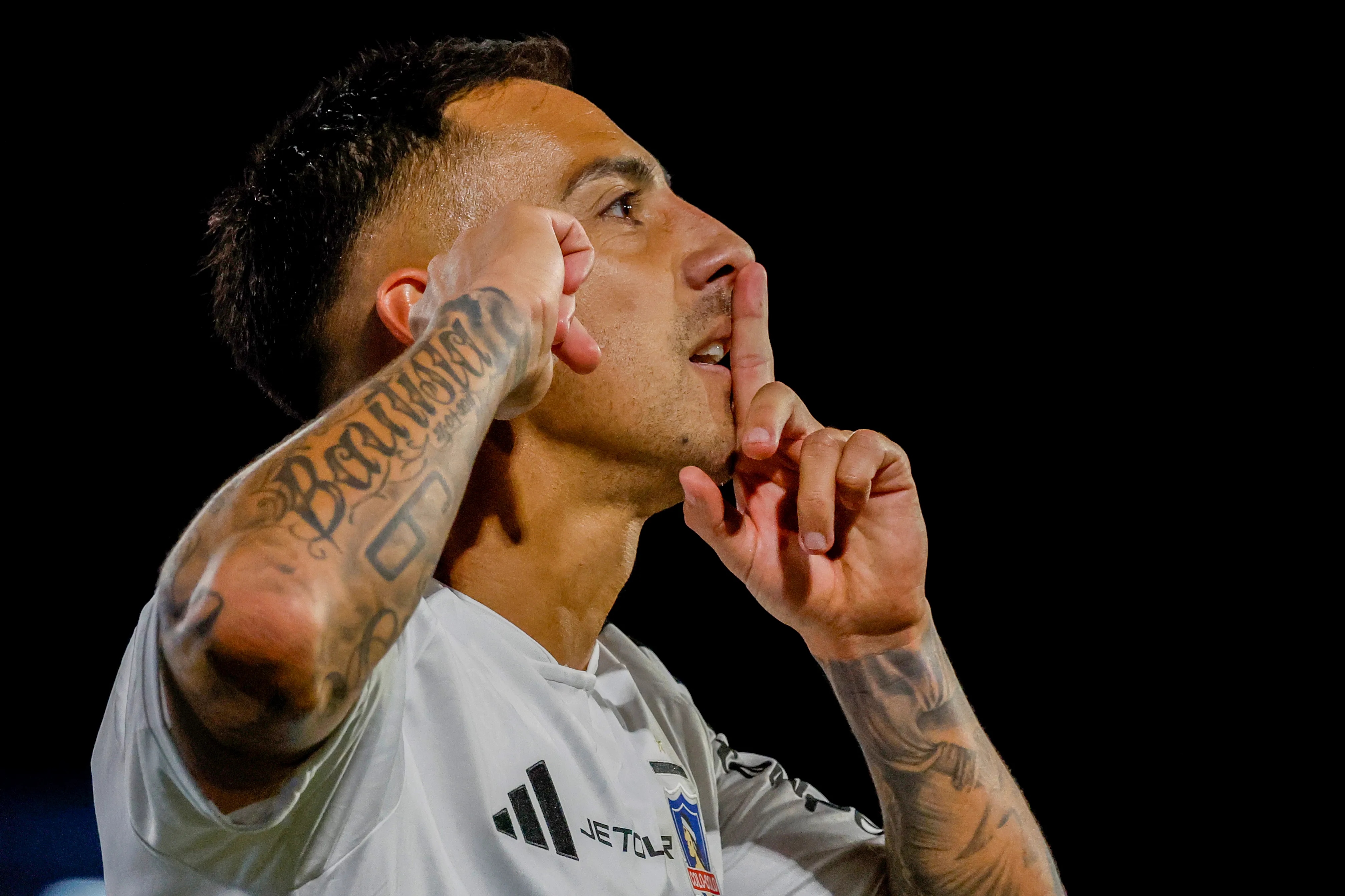 El delantero argentino busca recuperar la titularidad. Imagen: Andres Pina/Photosport