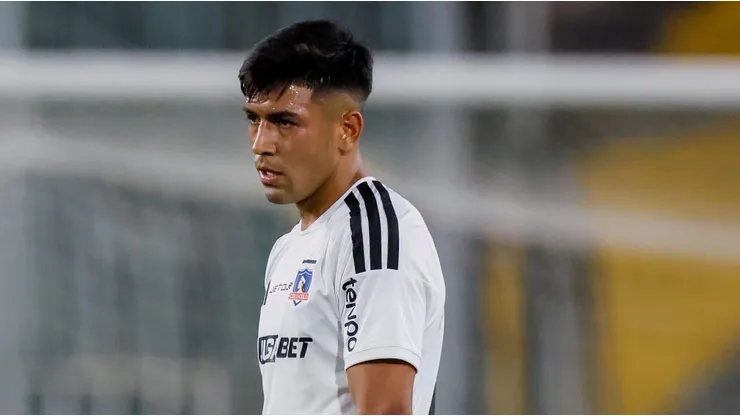 Revelan renovación de Ulloa en Colo Colo y aseguran su futuro.