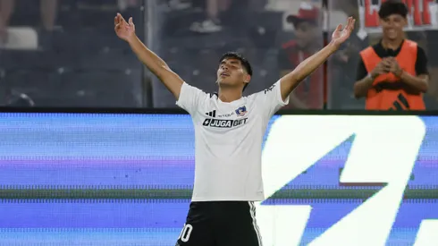 Caszely revela trabajos con Cuevas para ser el delantero de Colo Colo.