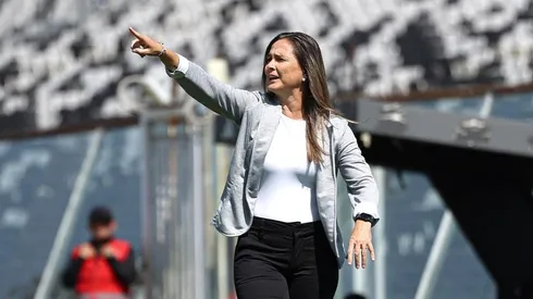 DT de Colo Colo femenino responde si dirigiría al masculino y fija postura.