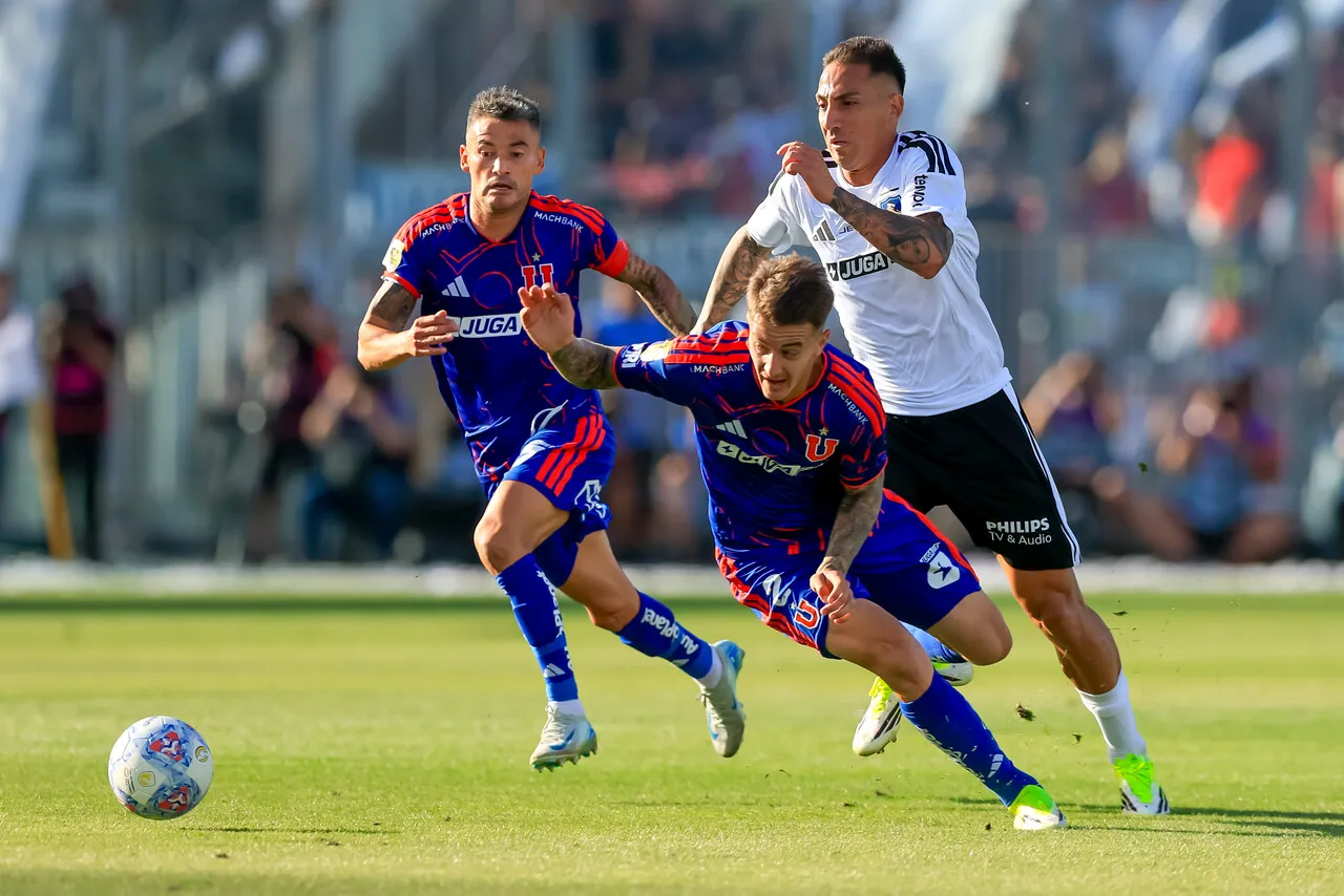 Javier Correa se reunió con Aníbal Mosa en Colo Colo.Imagen: Pepe Alvujar/Photosport