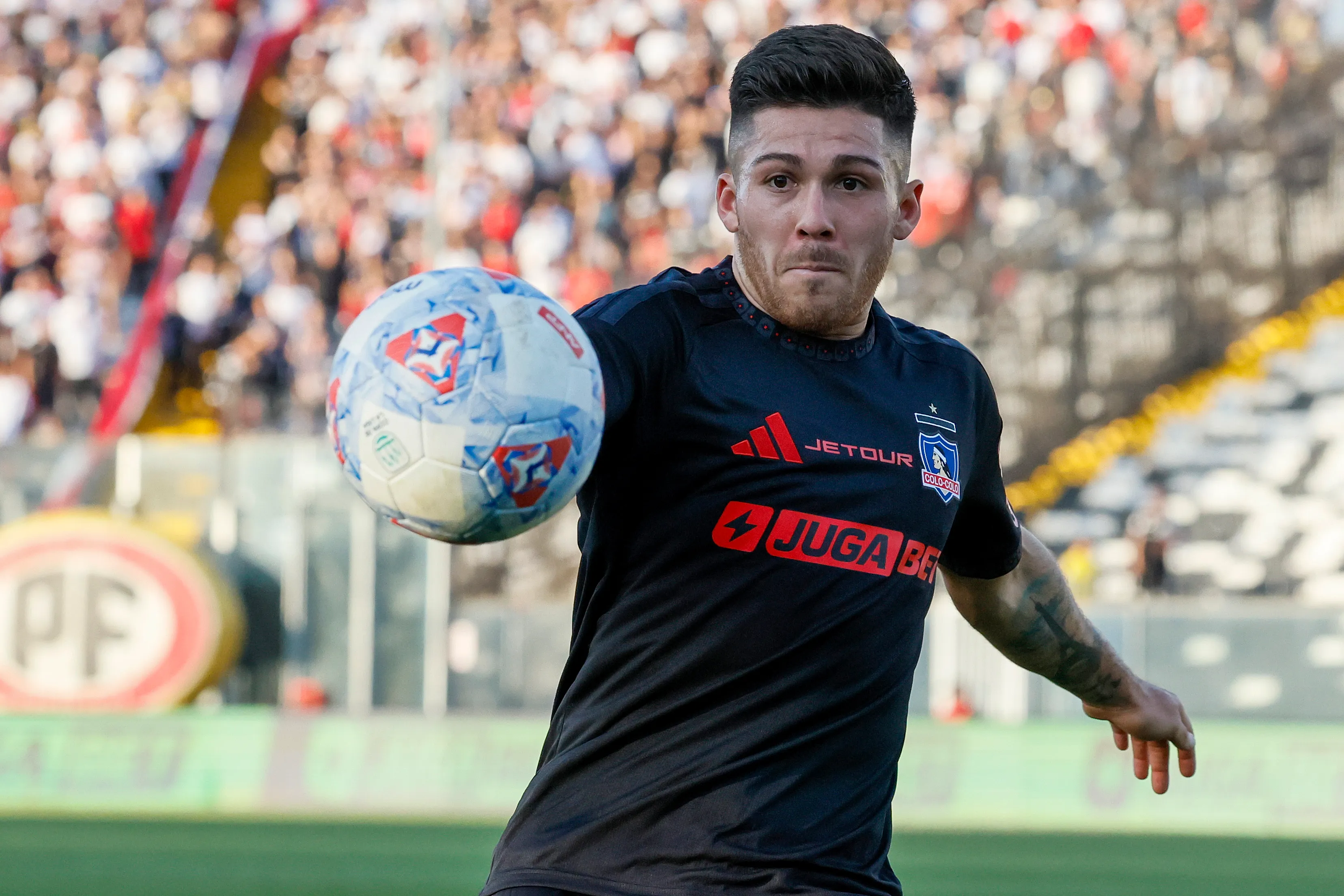 Víctor Felipe Méndez enfrenta las críticas por el estilo de juego del Cacique. 