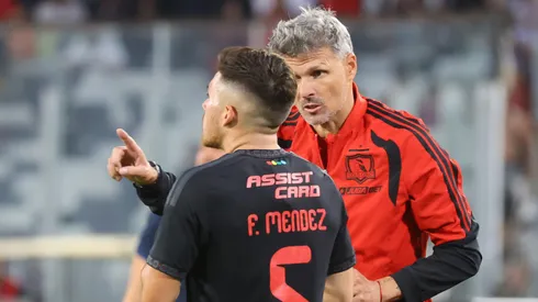 Víctor Felipe Méndez enfrenta las críticas por el estilo de juego de Colo Colo.