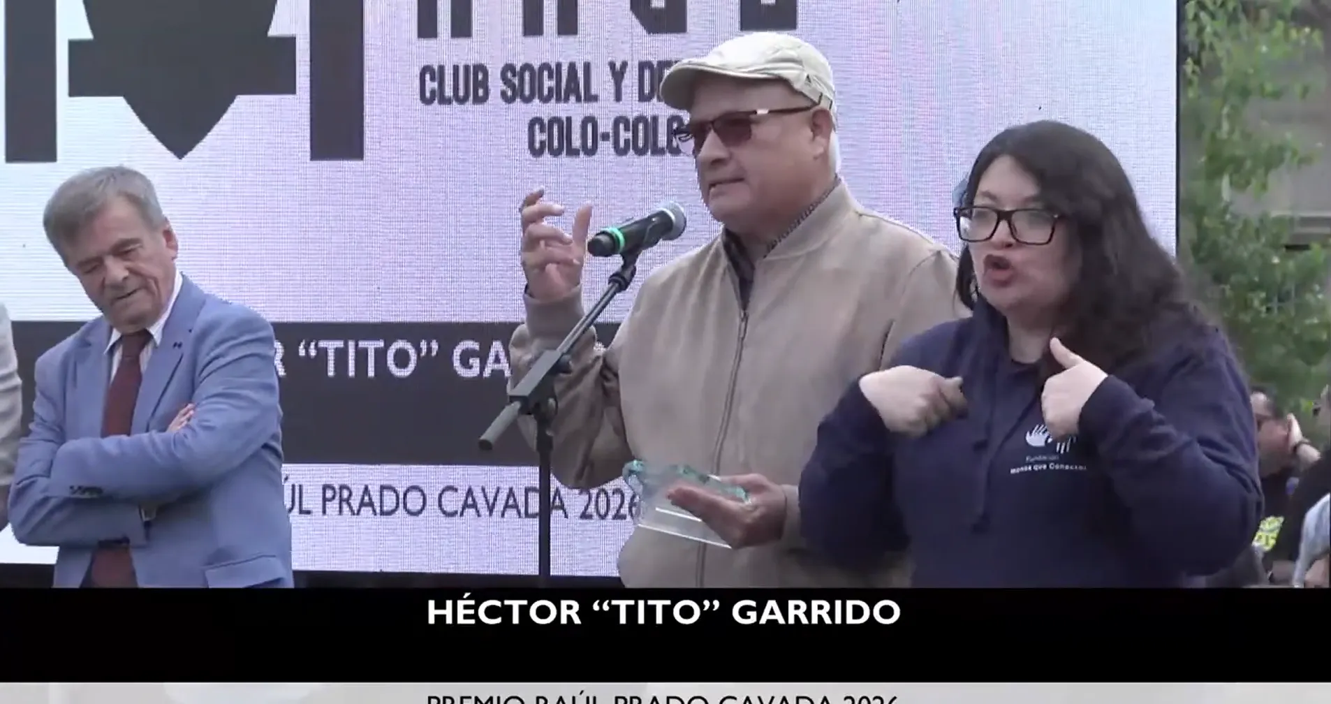 Héctor Tito Garrido durante su discurso de agradecimiento por el Premio Raúl Prado Cavada. Foto: Captura.