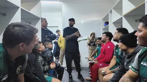 No pudo terminar el partido: Vidal vivió nuevo partido como DT.