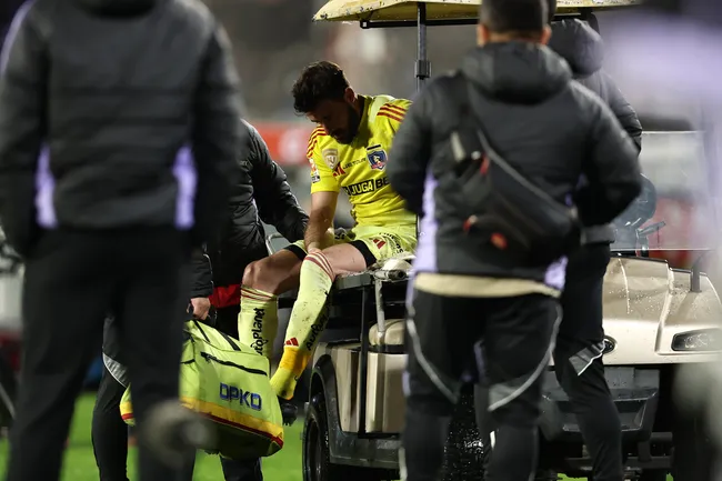Fernando de Paul sufre una lesión en Colo Colo.Imagen: Javier Torres/Photosport