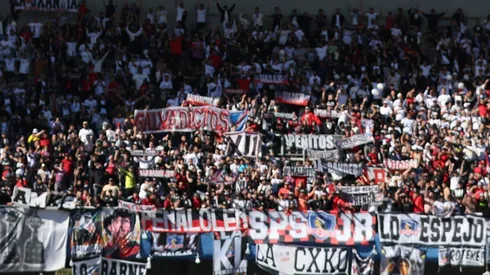 Hinchas de Colo Colo agotan algunas entradas en cosa de minutos.