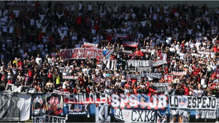 Hinchas de Colo Colo agotan algunas entradas en cosa de minutos.