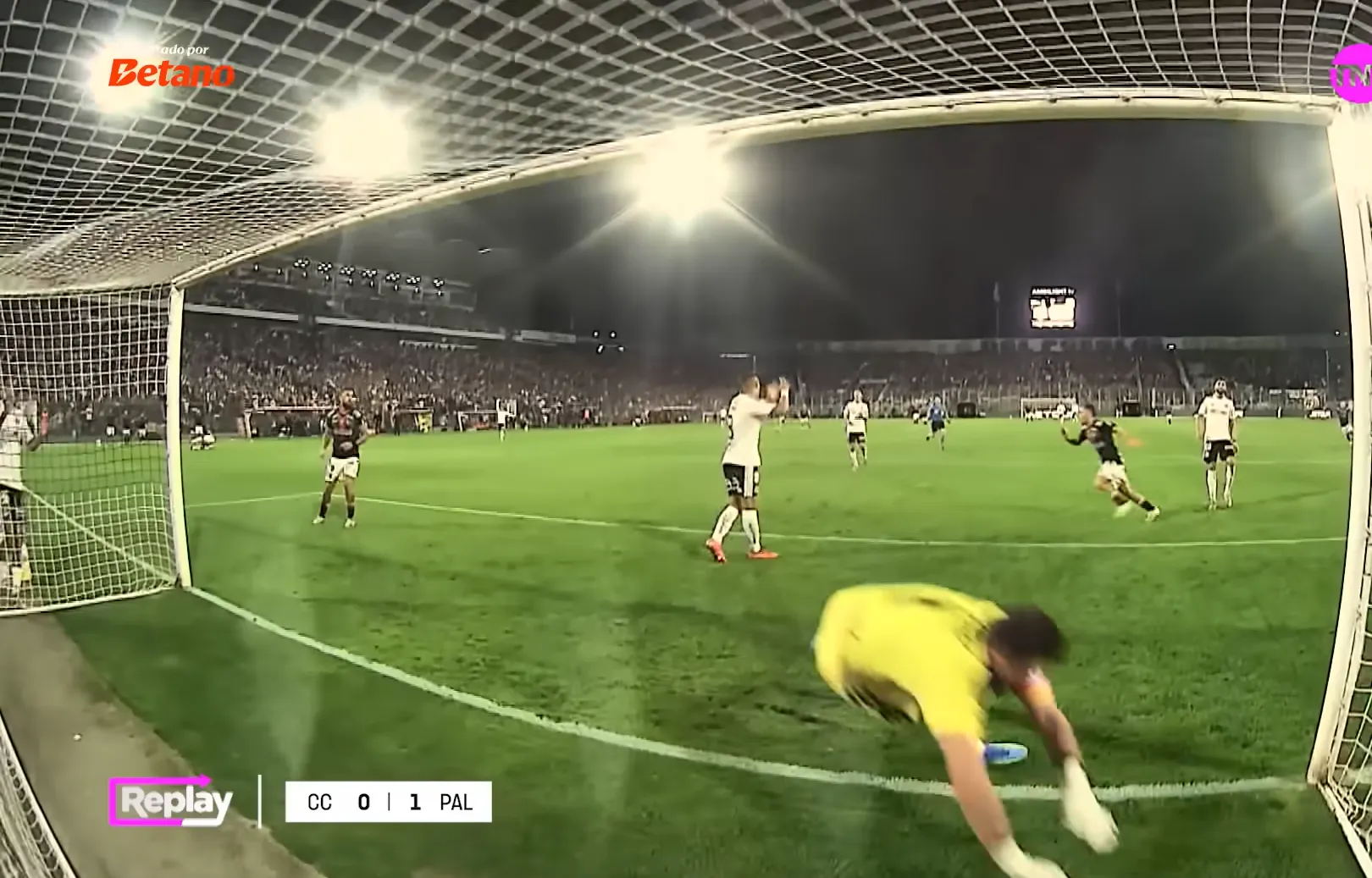 Finalmente, De Paul terminó lesionado. Foto: Captura TNT Sports