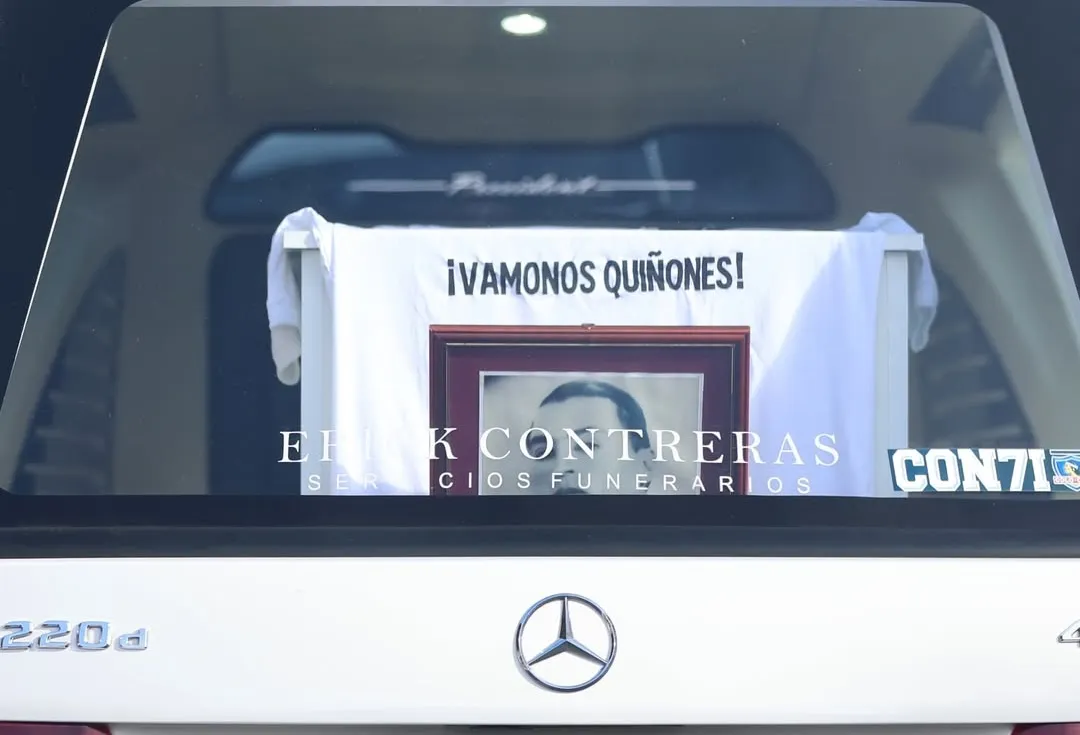 Este lunes, se concretó el traslado de los restos de Juan Quiñones desde el Cementerio de Constitución hasta el Mausoleo de los Viejos Cracks de Colo Colo. 