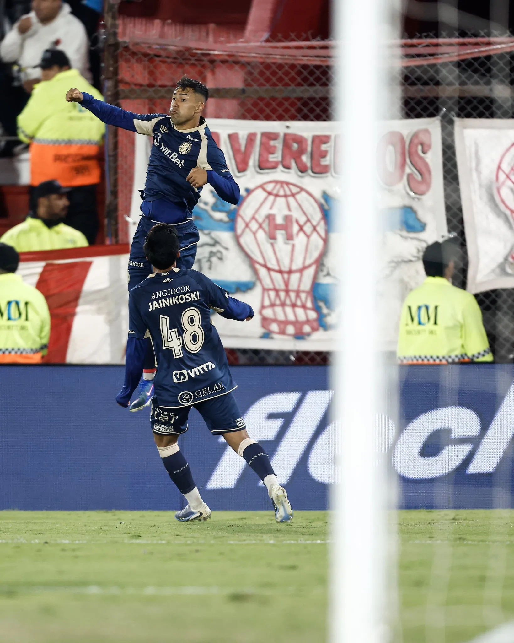Iván Morales vuelve al gol en un partido clave por la LPF en Argentina. Foto: Argentinos Juniors.