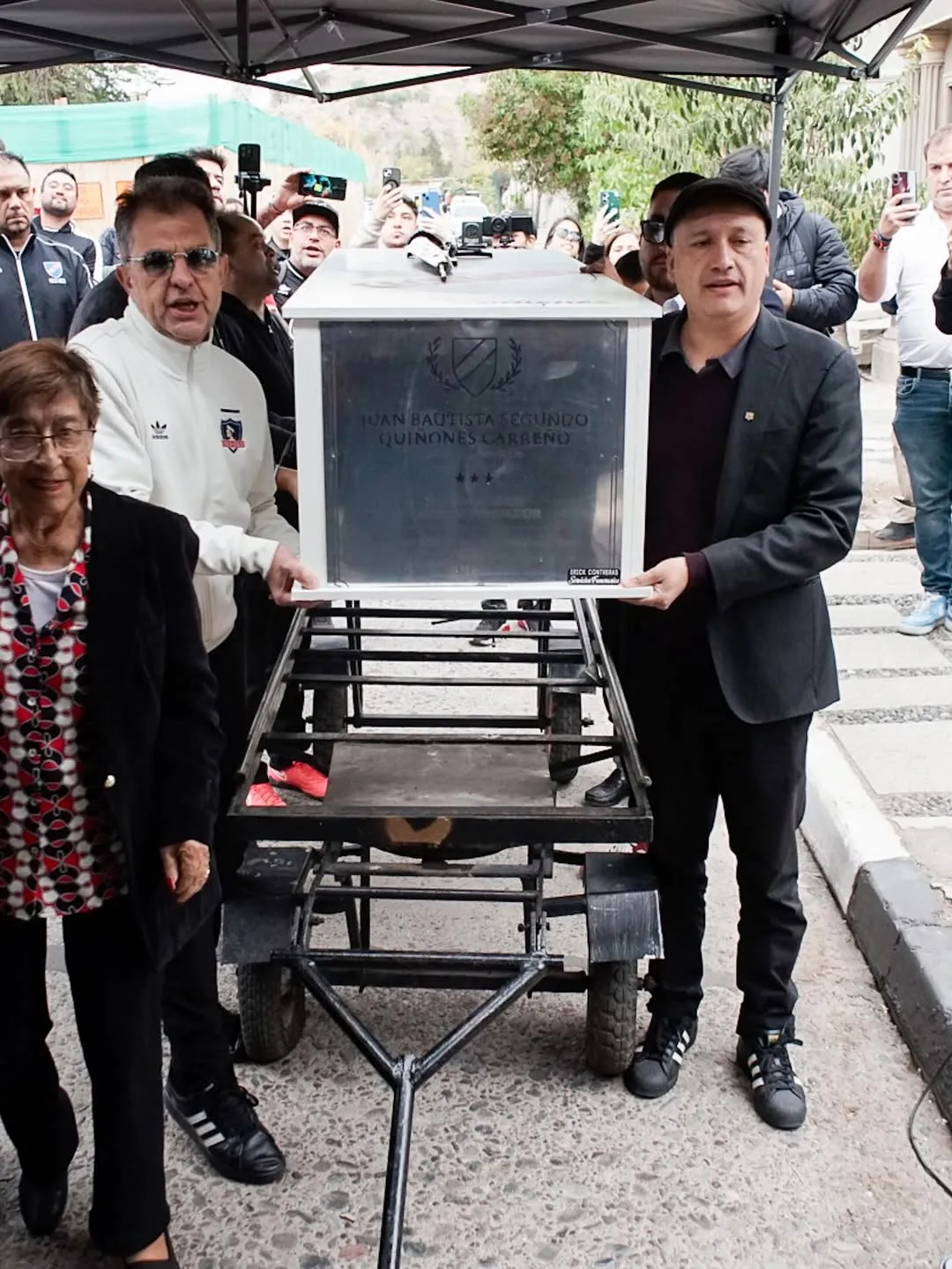 Aníbal Mosa y Edmundo Valladares en el acto de Juan Quiñones en Colo Colo. 