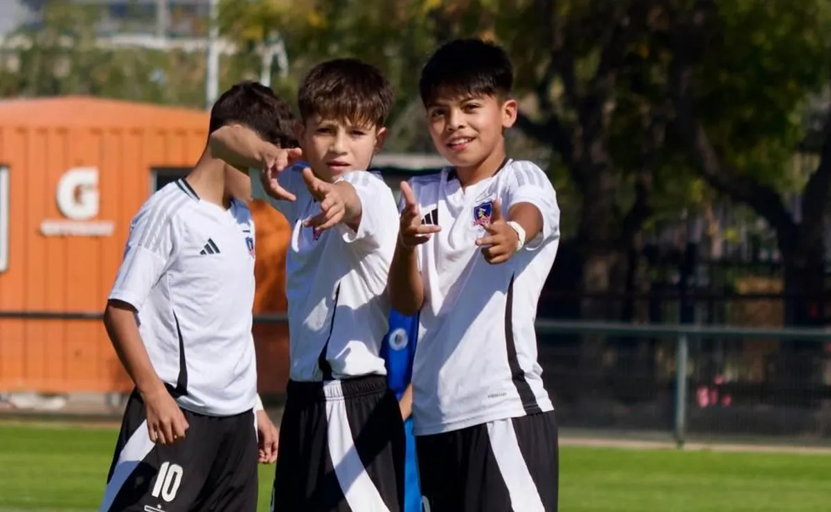 Colo Colo Sub-11 arrasa 32-0 a Deportes Santa Cruz en una jornada histórica del Fútbol Joven