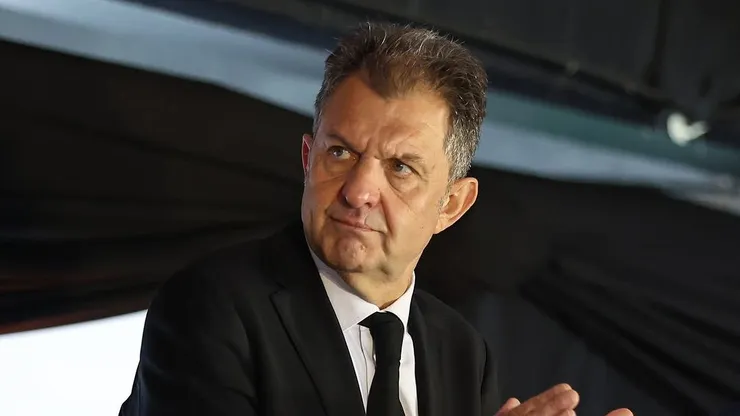 Aníbal Mosa se hizo del control de Blanco y Negro en Colo Colo.