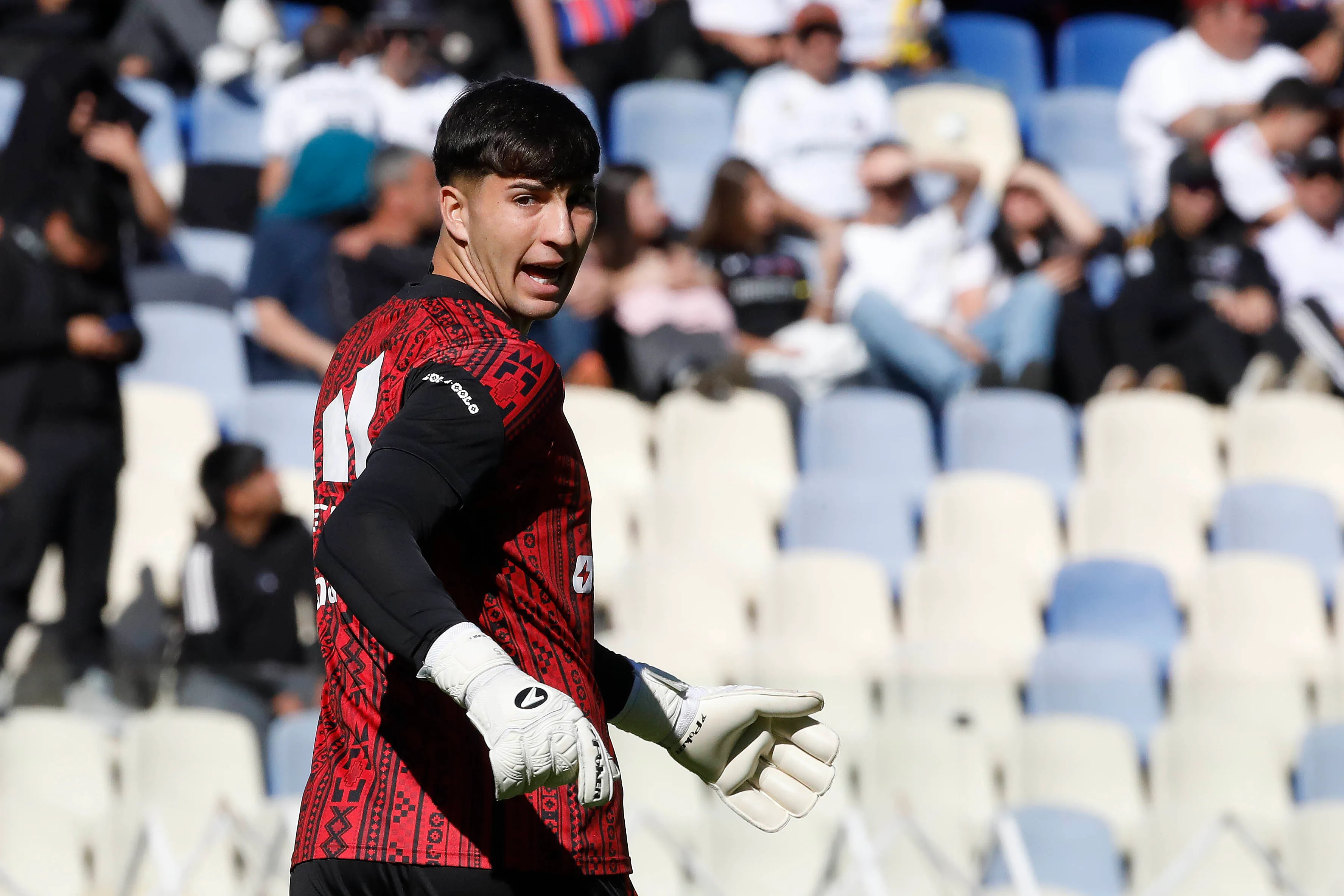 Gabriel Maureira será titular en Colo Colo en el Monumental.