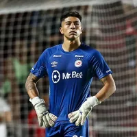 El método de Argentinos para retener a Cortés ante interés de Boca