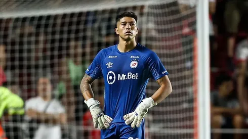 El método de Argentinos para retener a Cortés ante interés de Boca.