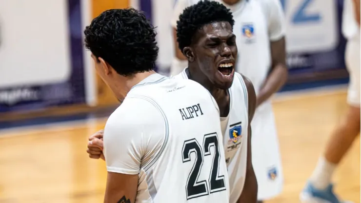 Grande de verdad: Colo Colo Básquetbol se impone ante Universidad Católica en la LNB.