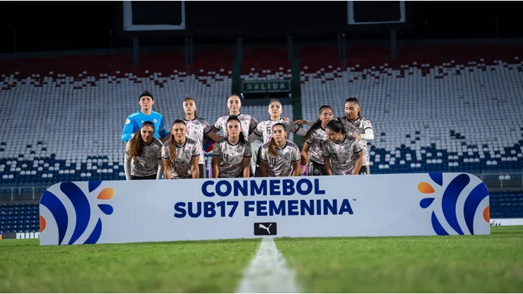 ¿A qué hora juega Chile femenino vs Ecuador y qué canal transmite los playoffs?