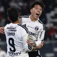 Colo Colo celebra por partida doble ante Concepción