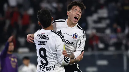 Colo Colo celebra por partida doble ante Concepción
