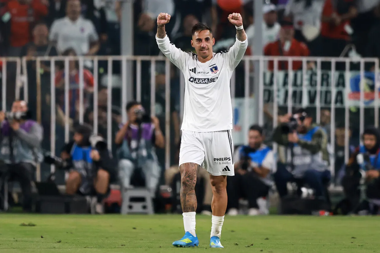 Javier Correa vive un nuevo presente en Colo Colo.Imagen: Felipe Zanca/Photosport