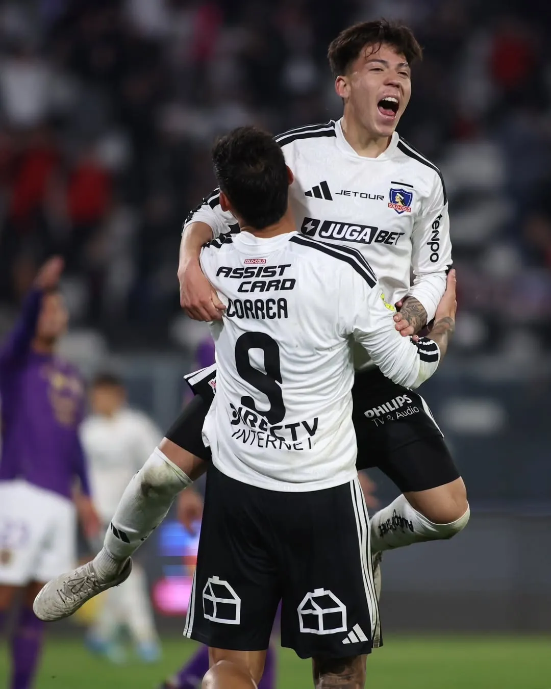 Javier Correa también aconseja a los más jóvenes de Colo Colo.Imagen: Colo Colo Oficial