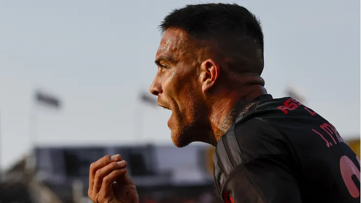 Las dos versiones que surgen sobre el futuro de Javier Méndez en Colo Colo.