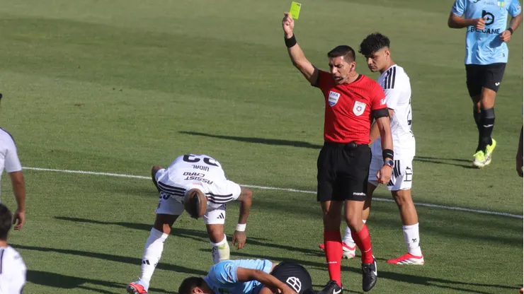Confirmados los árbitros para Colo Colo vs Ñublense.