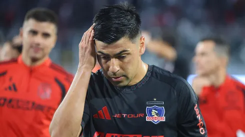 Fernando Ortiz aclara estado de Tomás Alarcón tras sufrir lesión en Colo Colo.
