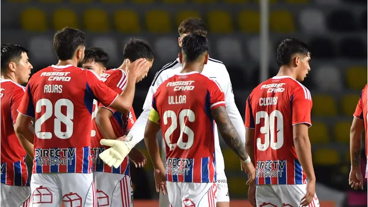 Carlos Caszely defiende a Yastin Cuevas y lanza un firme pedido a Colo Colo por los jóvenes.