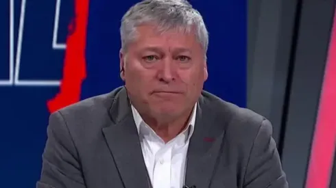 Patricio Yáñez arremete contra tres refuerzos de Colo Colo.