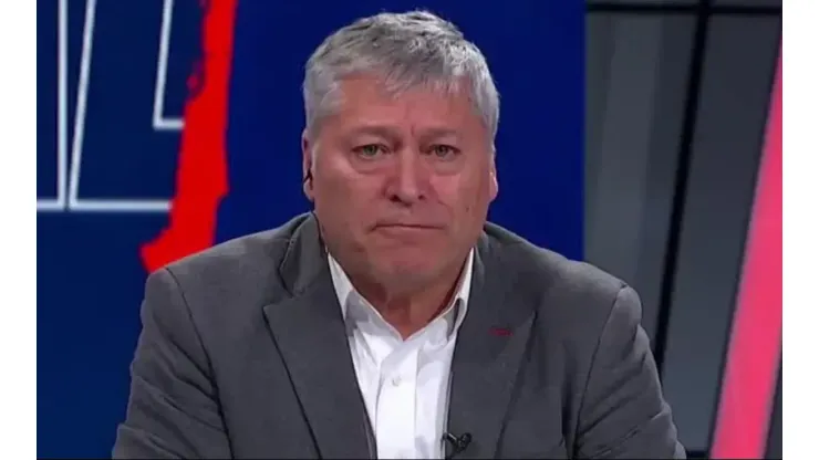 Patricio Yáñez arremete contra tres refuerzos de Colo Colo.