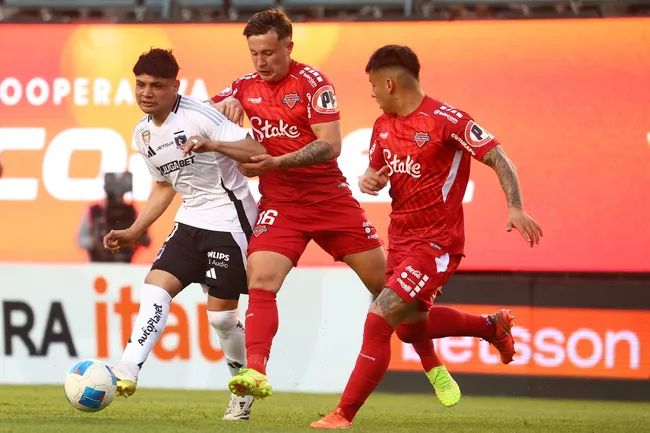 Colo Colo volverá a enfrentar a Ñublense por la Liga de Primera.Imagen: Eduardo Fortes/Photosport