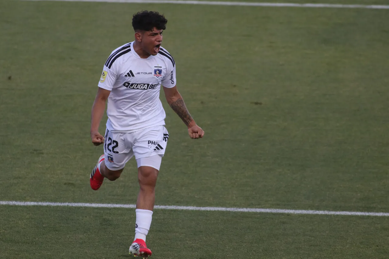 Claudio Aquino entrena normal en Colo Colo.Imagen: Jorge Loyola/Photosport