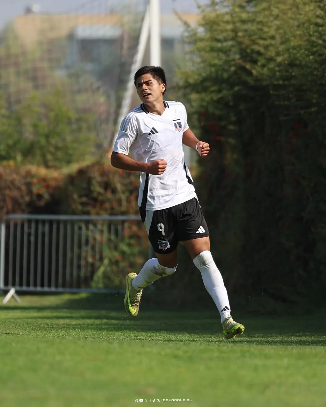 Felipe Raipán ha destacado en las juveniles de Colo Colo. Imagen: Colo Colo Oficial
