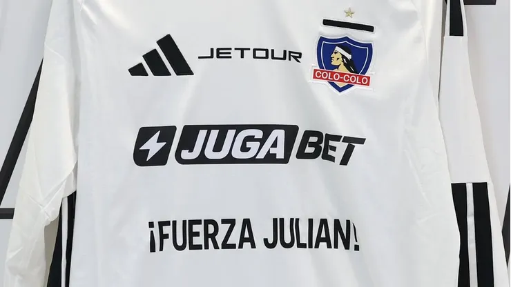 “Fuerza Julián” La historia detrás del mensaje en la camiseta de Colo Colo