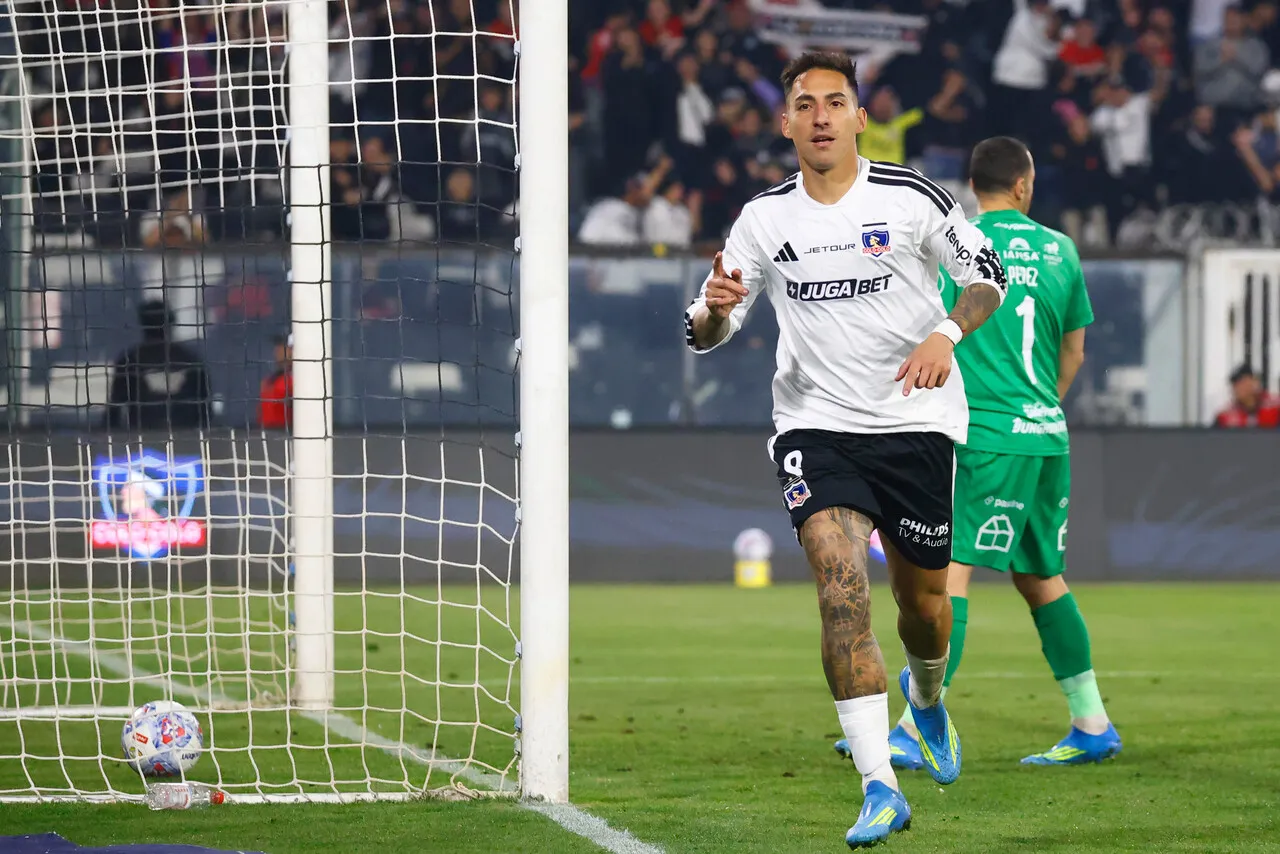 Javier Correa anotó un doblete en la victoria de Colo Colo. Imagen: Dragomir Yankovic/Photosport