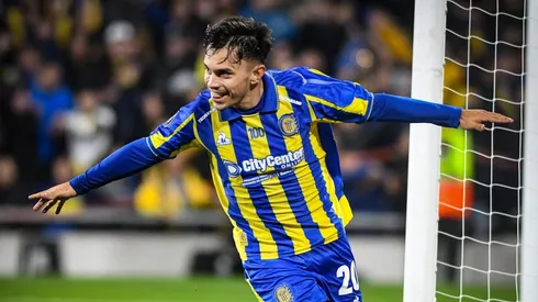 Vicente Pizarro se luce y marca un golazo para Rosario Central en Copa Libertadores.