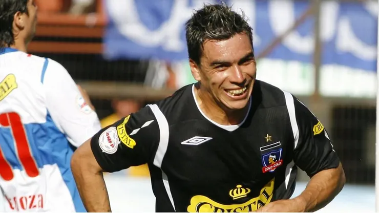 El consejo de Esteban Paredes a Colo Colo previo al clásico ante la UC.