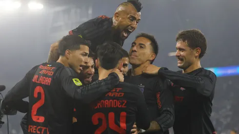 ¡Colo Colo derrota a la UC y se aleja en el liderato!