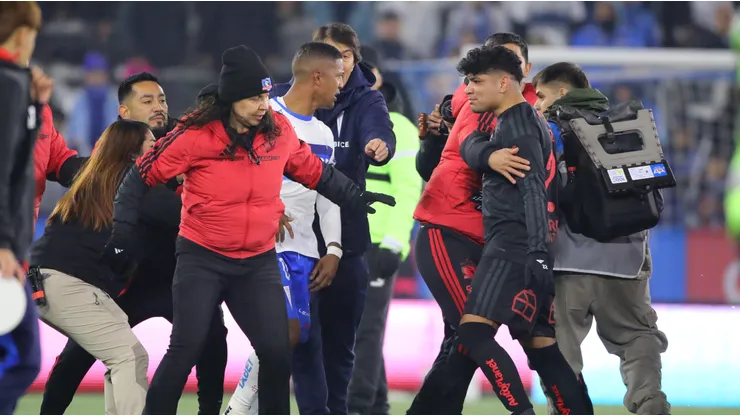 Increíble: Valencia no fue consignado en informe de Colo Colo vs UC.