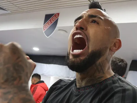 Un guerrero: Vidal sacó aplausos por su gesto en un tiro libre de la UC