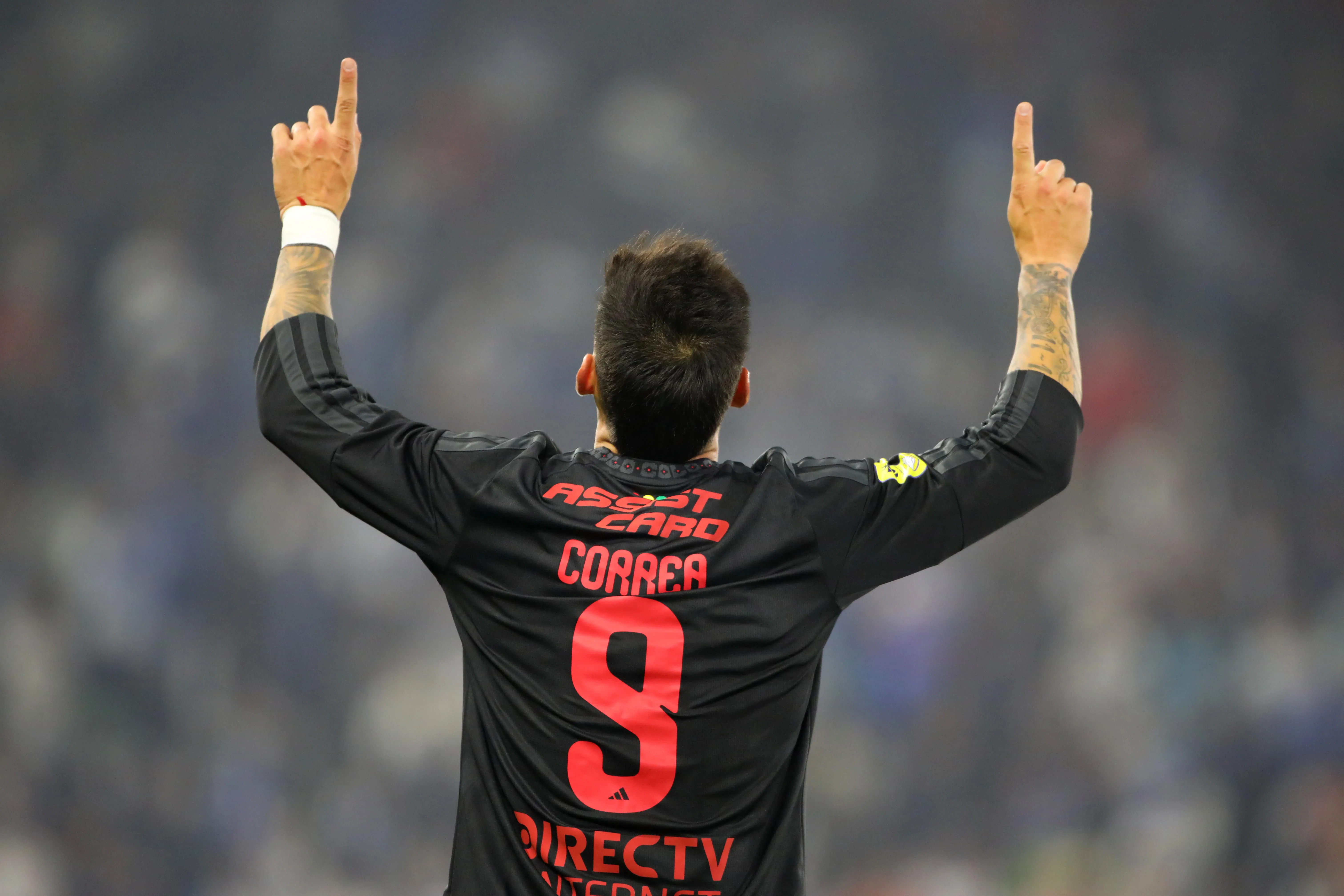 En Colo Colo no quieren desprenderse de Javier Correa | Foto: Photosport