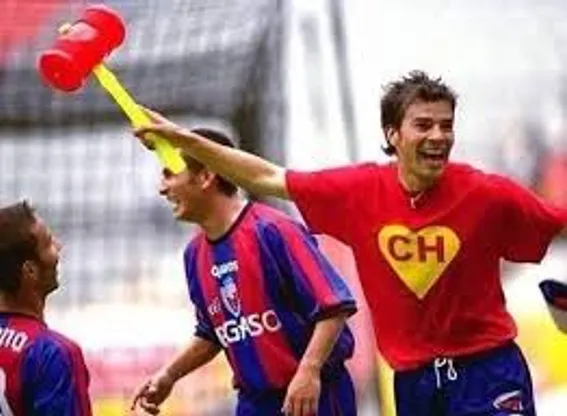Chamagol con el “chipote chillón” en un festejo de gol en Atlante | Foto: Archivo